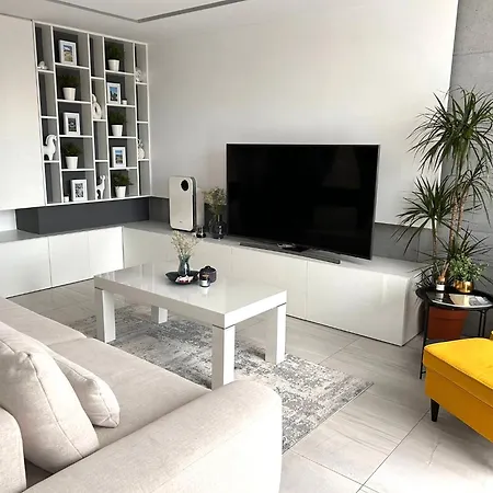 Sky 14 Floor Apartment *
